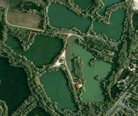 Les Quis Carp Fishing Lake In France